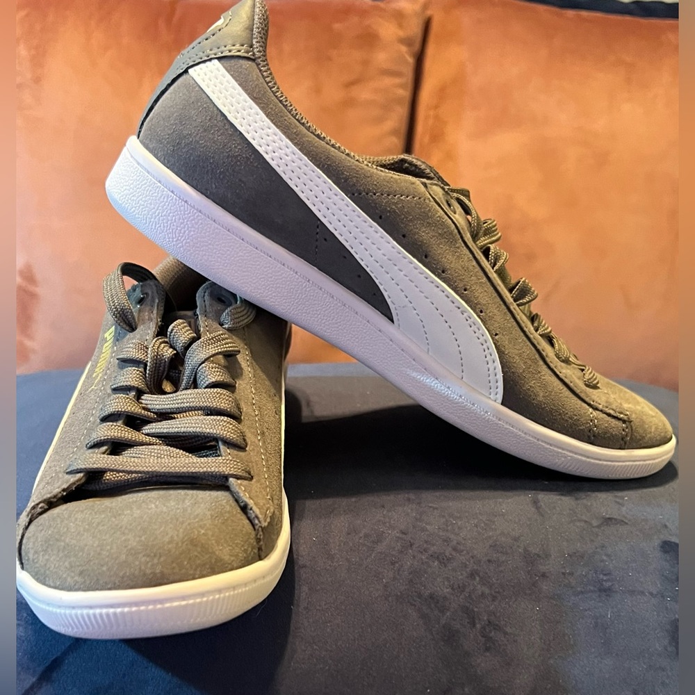 Puma Sneaker| Gray & White Suede| NWOT